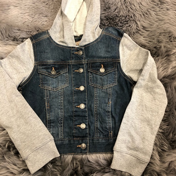 Roebuck & Co. | Girl's Hooded Denim Jacket | Size M (10/12) - Picture 3 of 3